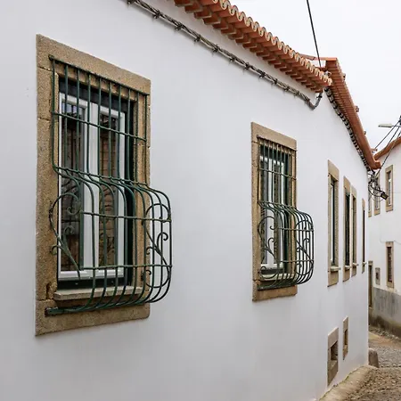 Casa Trebaruna - Refugio Numa Aldeia Do Interior