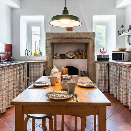 Vila Casa Trebaruna - Refugio Numa Aldeia Do Interior *