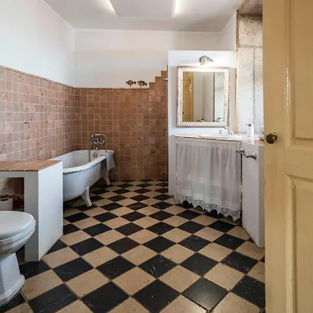 Casa Trebaruna - Refugio Numa Aldeia Do Interior