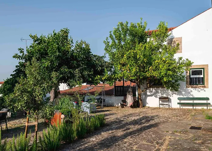 Casa Trebaruna - Refugio Numa Aldeia Do Interior